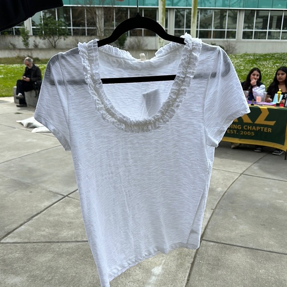 White Ruffled Women's Top - Picture 1 of 1